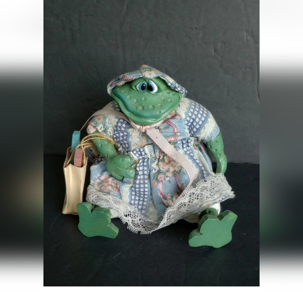 Russ Berrie Shelf Sitting Frog Folk Art Bonnet and Country Dress